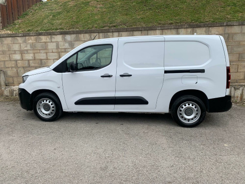 Peugeot Partner  1.5 BlueHDi 950 Professional Premium + MAIN DEALER HISTORY VAT INCLUDED