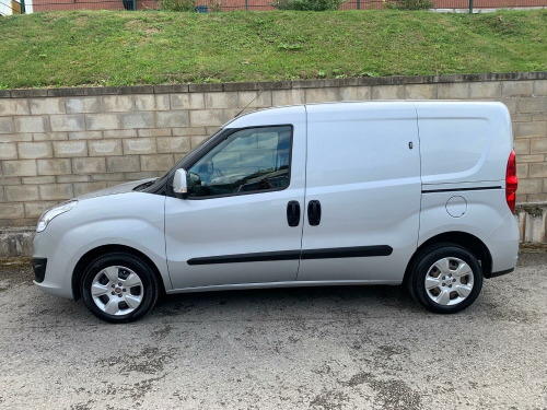 Vauxhall Combo  1.3 2000 SPORTIVE AIRCON ONLY 22,176 MILES NO VAT