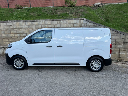 Toyota Proace  1.5 ICON L1 ONLY 5,681 MILES VAT INCLUDED