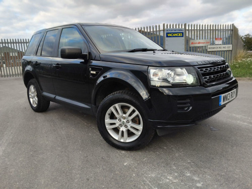 Land Rover Freelander 2  2.2 TD4 Black and White