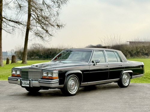 Cadillac BROUGHAM  Sedan De Ville