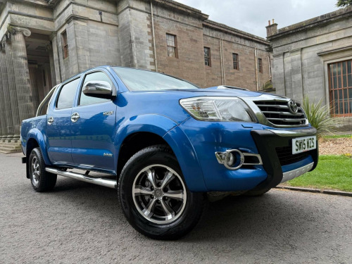 Toyota Hi-Lux  3.0 D-4D Invincible X 4WD Euro 5 4dr (Style)
