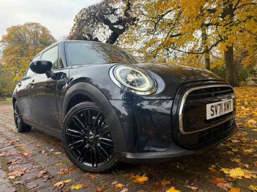 MINI Hatch  1.5 Cooper Exclusive Euro 6 (s/s) 5dr