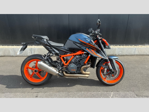 KTM 1290 SUPERDUKE R  SUPERDUKE 1290 Super Duke R (23MY) 