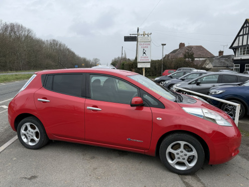 Nissan Leaf  24kWh Visia+ 