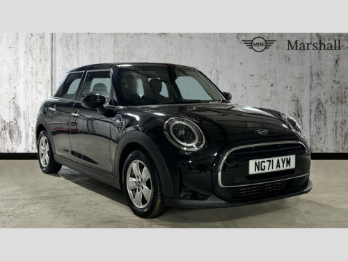 MINI Hatchback  Mini Hatchback 1.5 Cooper Classic 5dr Auto [Comfort/Nav Pack]