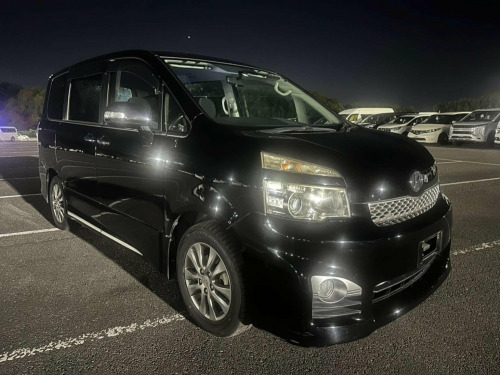 Toyota Voxy  ZS