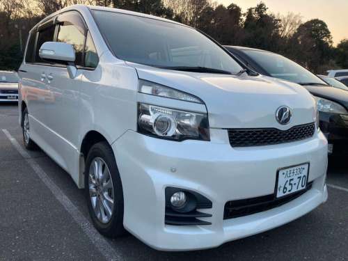 Toyota Voxy  ZS