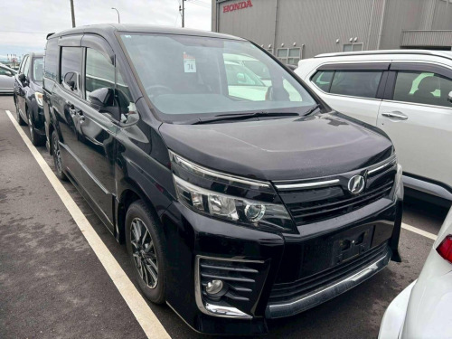 Toyota Voxy ZS