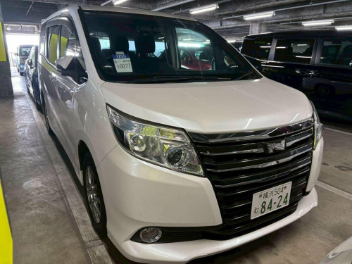 Toyota Noah X DELIGHT PLUS
