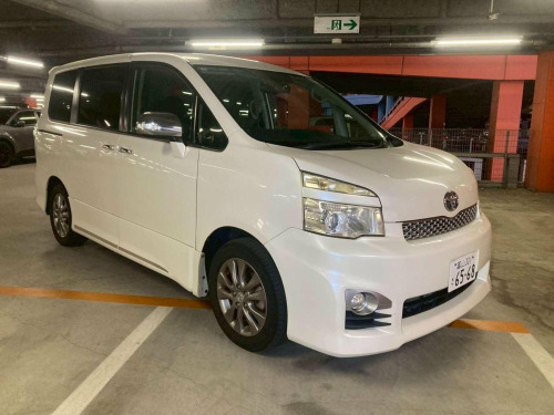 Toyota Voxy  ZS KIRAMEKI