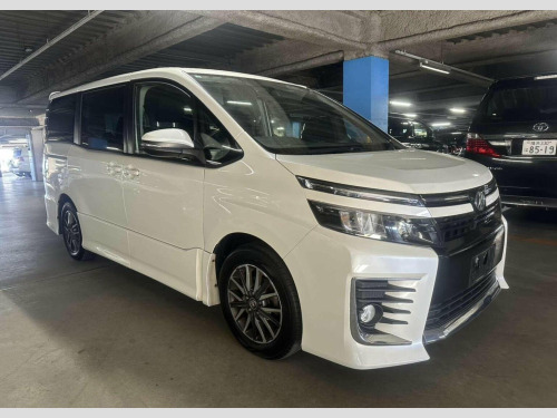 Toyota Voxy ZS