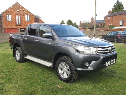 Toyota Hi-Lux  Invincible  4X4 D-4D DCB