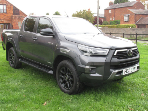 Toyota Hi-Lux  INVINCIBLE 2.8 X 4WD D-4D DCB