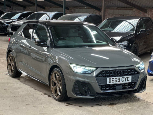 Audi A1  1.5 TFSI 35 S line Contrast Edition