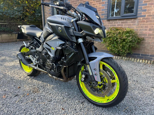 YAMAHA MT-10  1000 Hyper-naked Euro 4