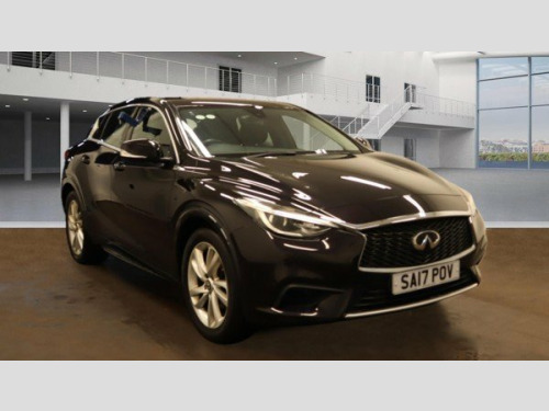 Infiniti Q30  1.6 T SE