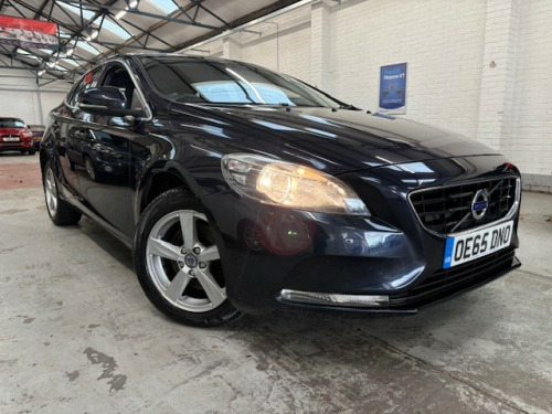 Volvo V40  2.0 Momentum D2 