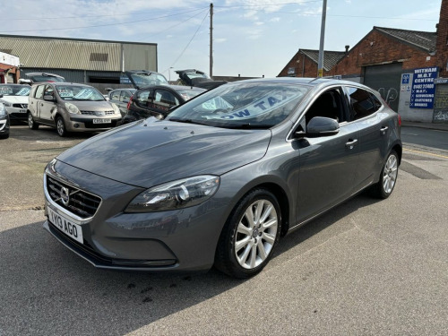 Volvo V40  1.6 D2 SE LUX NAV 5d 113 BHP