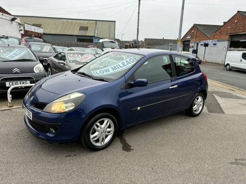 Renault Clio  1.4 16v Dynamique Hatchback 3dr Petrol Manual (158