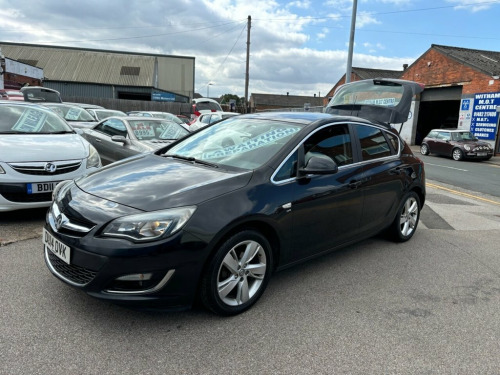 Vauxhall Astra  1.6 16v SRi Hatchback 5dr Petrol Manual Euro 5 (11