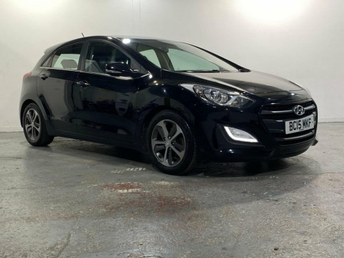 Hyundai i30  1.6 CRDi Blue Drive SE Nav Hatchback 5dr Diesel DC