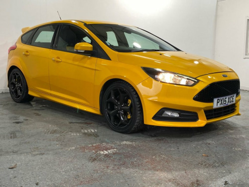 Ford Focus  2.0T EcoBoost ST-2 Hatchback 5dr Petrol Manual Eur