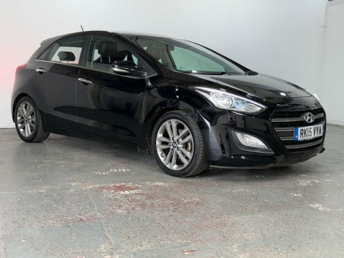Hyundai i30  1.6 CRDi Blue Drive Premium Hatchback 5dr Diesel M