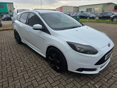 Ford Focus  2.0 T EcoBoost ST-2