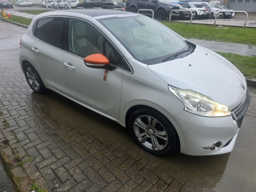 Peugeot 208  1.2 VTi PureTech Roland Garros 