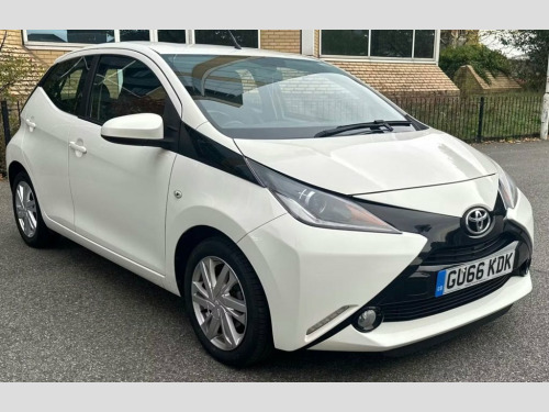 Toyota AYGO  1.0 VVT-i x-pression Hatchback 5dr Petrol Manual E 