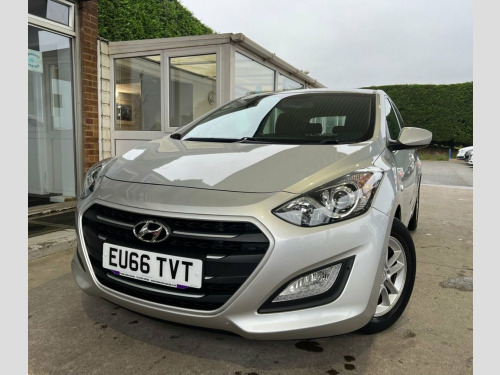 Hyundai i30  1.6 CRDi Blue Drive SE Hatchback 5dr Diesel Manual