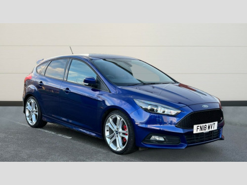 Ford Focus  Ford Focus Hatchback 2.0T EcoBoost ST-3 Navigation 5dr