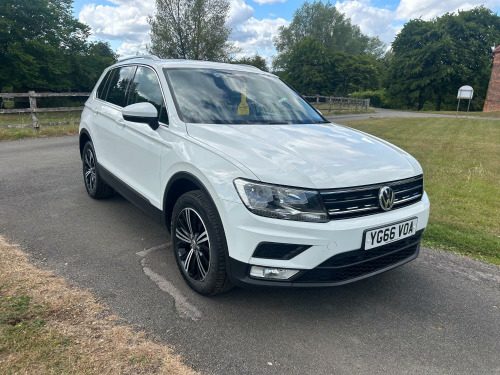 Volkswagen Tiguan  2.0 TDI BlueMotion Tech SE Navigation