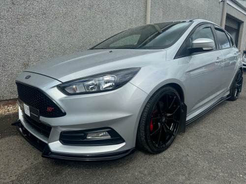 Ford Focus  2.0 T EcoBoost ST-2