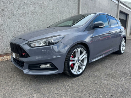 Ford Focus  2.0 T EcoBoost ST-3