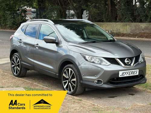 Nissan Qashqai  1.6 DIG-T Tekna SUV 5dr Petrol Manual 2WD Euro 6 (