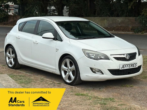 Vauxhall Astra  1.6 16v SRi Hatchback 5dr Petrol Manual Euro 5 (11