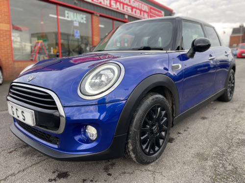 MINI Hatchback  1.5 Cooper D II 5dr - SERVICE HISTORY -