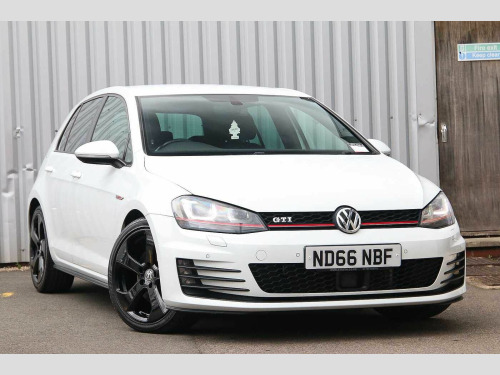 Volkswagen Golf  2.0 TSI GTI 220PS DSG 5Dr