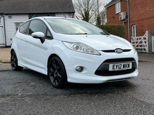 Ford Fiesta  1.6 Metal Hatchback 3dr Petrol Manual (139 g/km, 1 