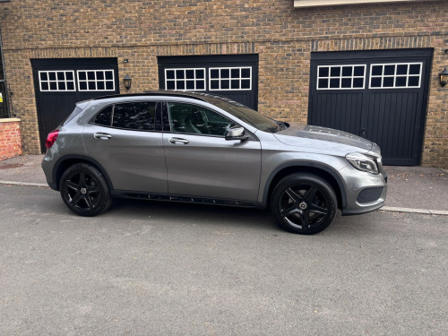 Mercedes-Benz GLA-Class  2.1 GLA220d AMG Line (Premium Plus) SUV 5dr Diesel 7G-DCT 4MATIC Euro 6 (s/