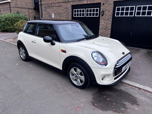 MINI Hatch  1.5 Cooper Hatchback 3dr Petrol Auto Euro 6 (s/s) (136 ps)