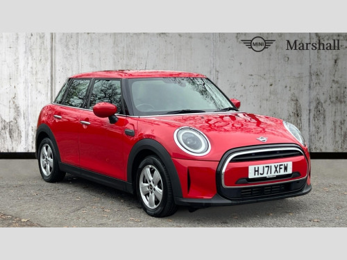 MINI Hatchback  Mini Hatchback 1.5 Cooper Classic 5dr [Nav Pack]