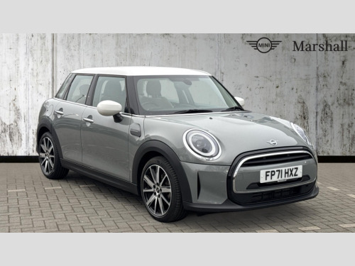 MINI Hatchback  Mini Hatchback 1.5 Cooper Classic 5dr Auto [Comfort/Nav Pack]