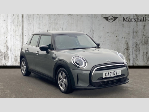 MINI Hatchback  Mini Hatchback 1.5 Cooper Classic 5dr [Nav Pack]