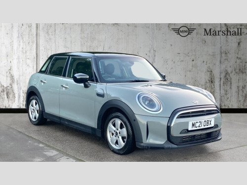 MINI Hatchback  HATCHBACK 1.5 Cooper Classic 5dr Auto [Comfort/Nav Pack]