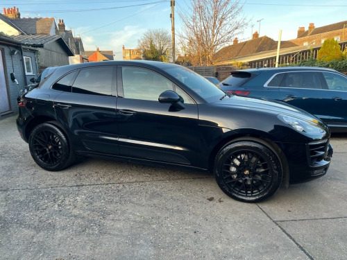 Porsche Macan  3.0 D S PDK 5d 258 BHP