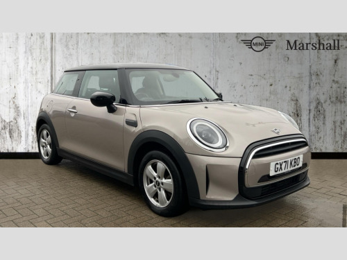 MINI Hatchback  Mini Hatchback 1.5 Cooper Classic 3dr Auto [Comfort/Nav Pack]