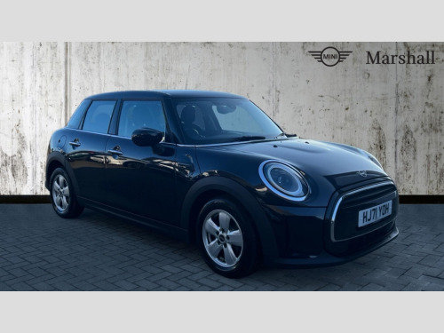 MINI Hatchback  HATCHBACK 1.5 Cooper Classic 5dr [Comfort/Nav Pack]